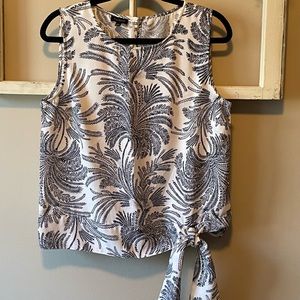 Talbots tank with palm trees.